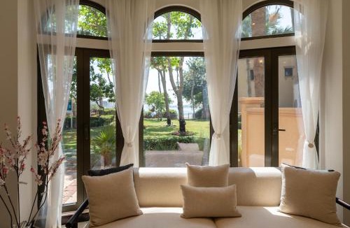 Palm Jumeirah Villa | Samaya Holiday Homes - Luxury Villa Pool - Beach Access & Fishing Zone