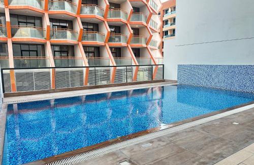Dubai Apartment | Sleek 1BR in DSO, Dubai