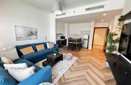 Dubai Apartment | Stylish Poolside Stay Brand New Interiors