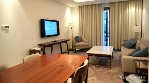 Sharm Apartment | Address Beach Resort Fujairah Apartment by Blue World - 1