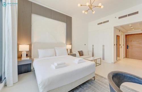 Dubai Apartment | Bright & Luxury Studio with Balcony in Al Furjan