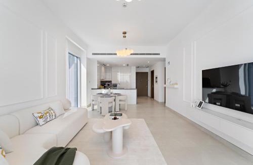Al Safa Apartment | 2BR Canal Front B3, Waterfront Views