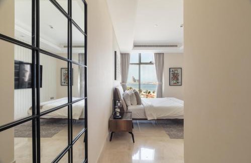 Palm Jumeirah Apartment | Best View Luxury 2BDR Palm Jumeirah, Beach & Pool
