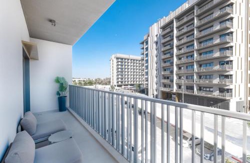 Dubai Apartment | ALiving Elegant 1BR Apartment with Balcony I MAG960