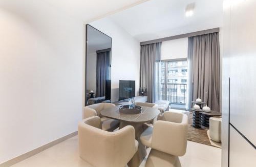 Dubai Apartment | ALiving Elegant 1BR Apartment with Balcony I MAG960