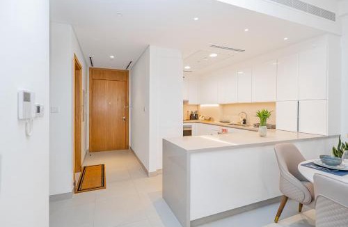 Al Safa Apartment | Escape24 Elegant 2BR with Canal view near Safa Park