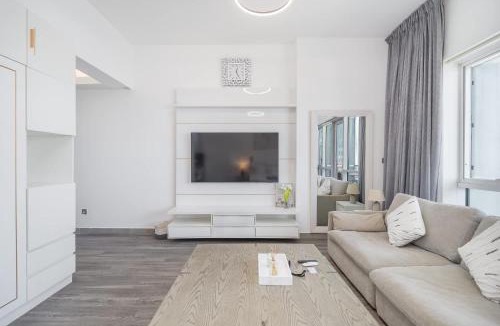 Barsha Heights Apartment | Free housekeeping visits during your stay - StayShort - Stylish Studio Apartment in Tecom's Prime Location