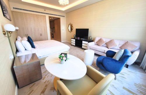 Palm Jumeirah Apartment | Blue Ocean Holiday Homes - The Palm Tower - Palm Jumeriah