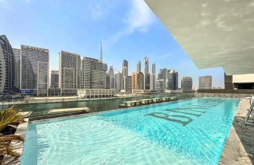 Business Bay Apartment | Studio With Jaw-Dropping Canal And Burj Views