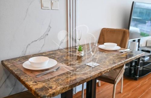 Jumeirah Village Triangle Apartment | Holiday Boulevard - Modern Studio in JVT w High-End Gym & Pool
