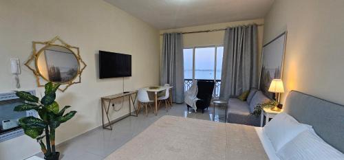 Bab Al Bahr Apartment | Trio studio full sea view