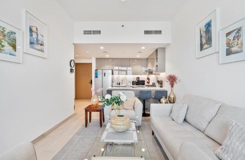 Madinat Zayed Apartment | 3BR Elegant Haven with Gym, Pool and 2 Parking Spaces