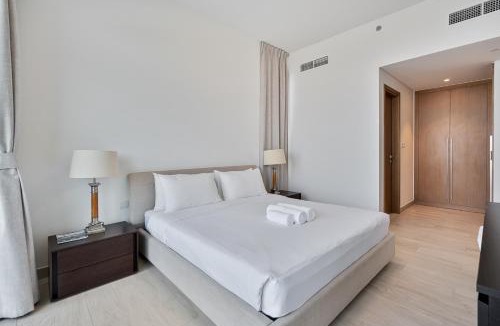 Madinat Zayed Apartment | 3BR Elegant Haven with Gym, Pool and 2 Parking Spaces