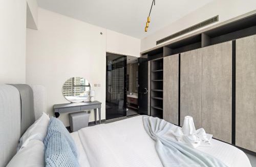 Jumeirah Lake Towers Apartment | Stylish 2BR in Royal MBL
