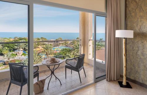 Al Aqah Resort | Fujairah Rotana Resort & Spa - Al Aqah Beach