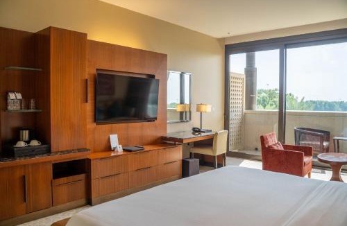 Khalifa City Resort | VOGO Abu Dhabi Golf Resort & Spa