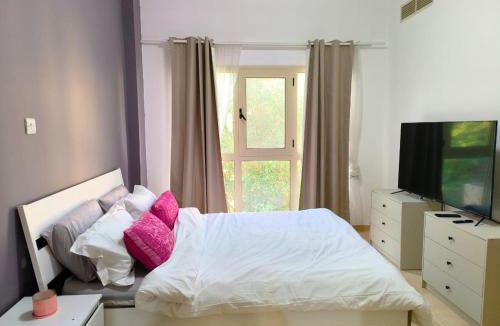 Al Hamra Village Villa | Vibe Home