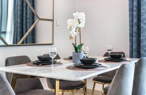 Bur Dubai Apartment | Classy Downtown Bliss with Dubai Mall Access
