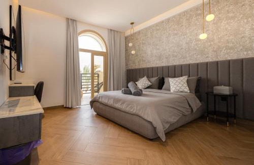 Dubai Villa | Luxurious Villa 5BHK with Pool BBQ and Full Time Housemaid Assistance - live in