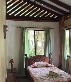 Cahuita Hotel | Hotel Suizo Loco Lodge & Resort