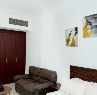 Sharjah Apartment | Cozy Private Studio -Near Beach -City View -Downtown Sharjah - Pool & Gym