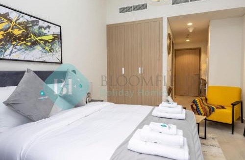 Nad Al Sheba Apartment | Bloomfields Studio - Azizi Riviera 41 - Meydan