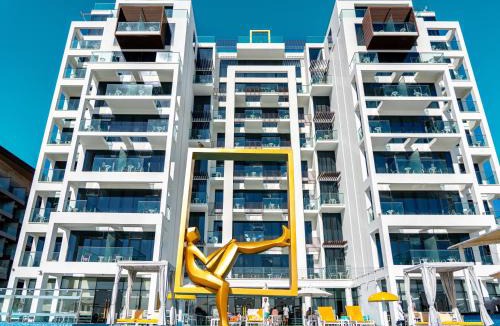 Palm Jumeirah Resort | C Central Hotel and Resort The Palm