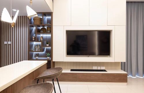 Sharjah Apartment | Luxury Huge 1BR apartment With Private Garden in Uptown Al Zahia