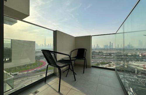 Jadaf Apartment | Yogi - Studio with Creek Views in Al Jaddaf & Pool