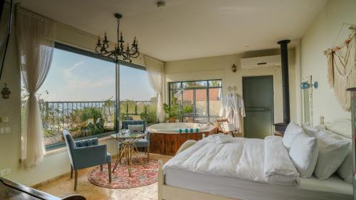 Kela Alon Cabin | Point of View