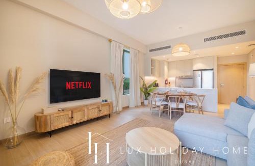 Dubai Apartment | LUX The La Mer Luxury Burj View Suite 3