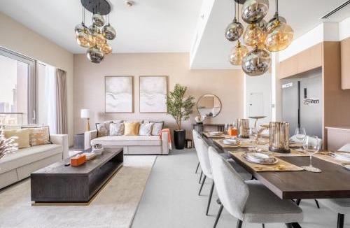 Downtown Dubai Apartment | Hermes-Style 2BR, Full Burj Khalifa View - Infinity Pool - Full Fountain View