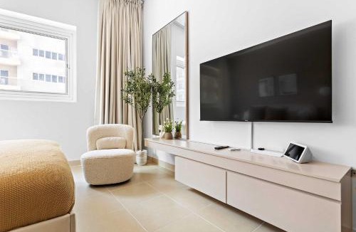 Dubai Apartment | Silkhaus Vacation Homes New Studio in ASB Tower Walking distance to mall