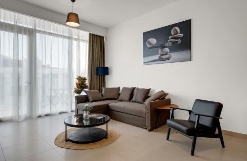 Al Safa Apartment | CanalFront - Central Location up to 7 Guests