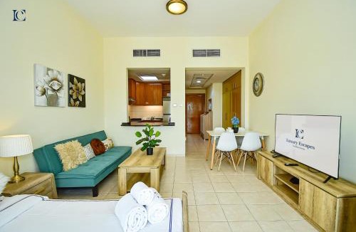 Discovery Gardens Apartment | Luxury Escapes - Tranquil Retreat - Studio Apts near Metro and Mall - Discovery Gardens - SHAR & MCL