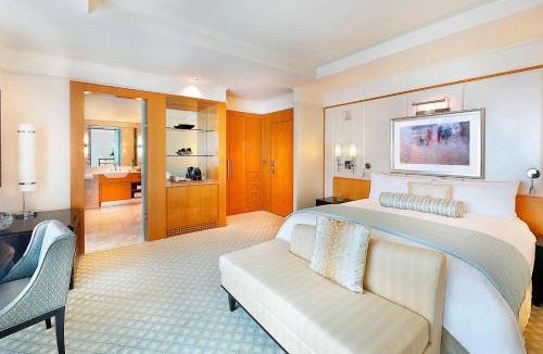 Trade Center Hotel | Ritz Carlton DIFC Downtown Dubai