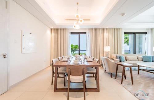 Sharm Apartment | Seafront 4BR Apartment with Assistant Room in The Address Fujairah Residences Block B, Fujairah by Deluxe Holiday Homes