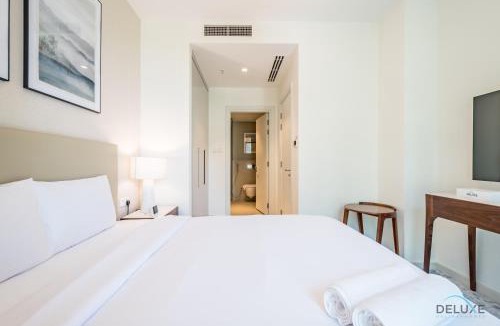 Sharm Apartment | Seafront 4BR Apartment with Assistant Room in The Address Fujairah Residences Block B, Fujairah by Deluxe Holiday Homes