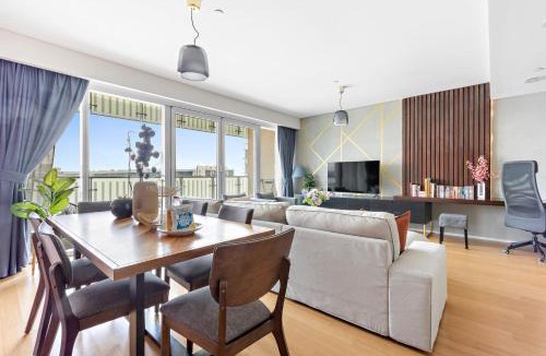 Al Raha Beach Apartment | Silkhaus Vacation Homes Modern 2BDR Near Banks of Al Rahah
