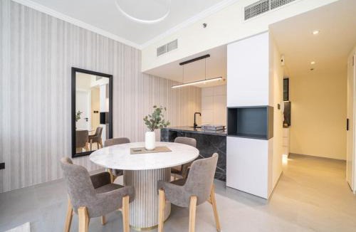 Jumeirah Beach Residence Apartment | Stylish Upgraded 1 Bedroom Marina Escape