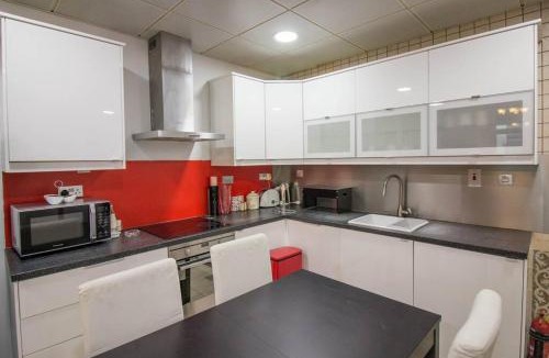 Dubai Apartment | Ideal for Families Close to ALL Amenities