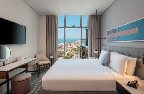 Palm Jumeirah Resort | Th8 Palm Dubai Beach Resort, Vignette Collection by IHG
