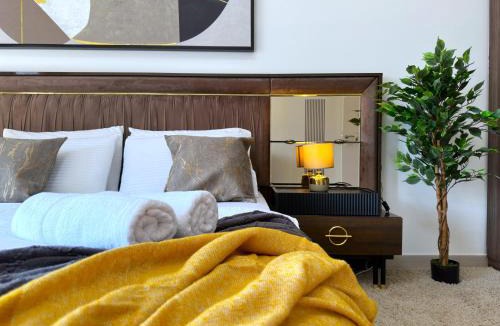 Umm Suqeim 3 Apartment | MegaLuxury Flat Resort, Amazing Pool, Burj direct View