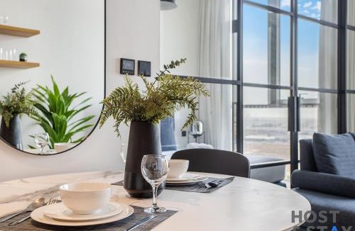 Dubai Apartment | Serene 1BR Getaway In Collective