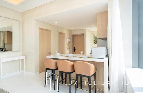 Palm Jumeirah Apartment | LUX Iconic Views at The Palm Tower Suite 4