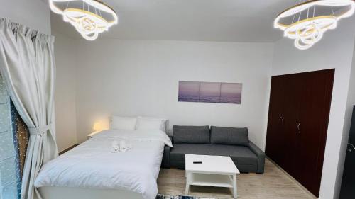 International City Apartment | Spacious Furnished studio with balcony Spain cluster International city