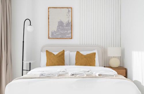 Dubai Apartment | Silkhaus Vacation Homes Luxury Studio in Residential Neighborhood
