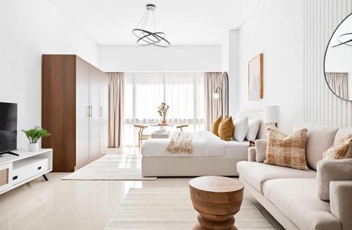 Dubai Apartment | Silkhaus Vacation Homes Bright Studio Near Silicon Central Mall