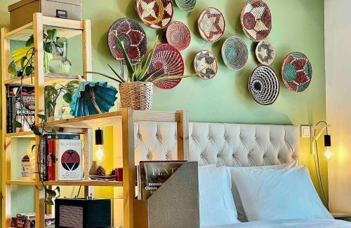 Jumeirah Lake Towers Apartment | Rustic Elegance By The Lake Studio Cabin In Jlt