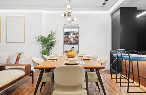 DIFC Apartment | Burj Khalifa & Downtown Views - 3BR Family Retreat Near Dubai Mall